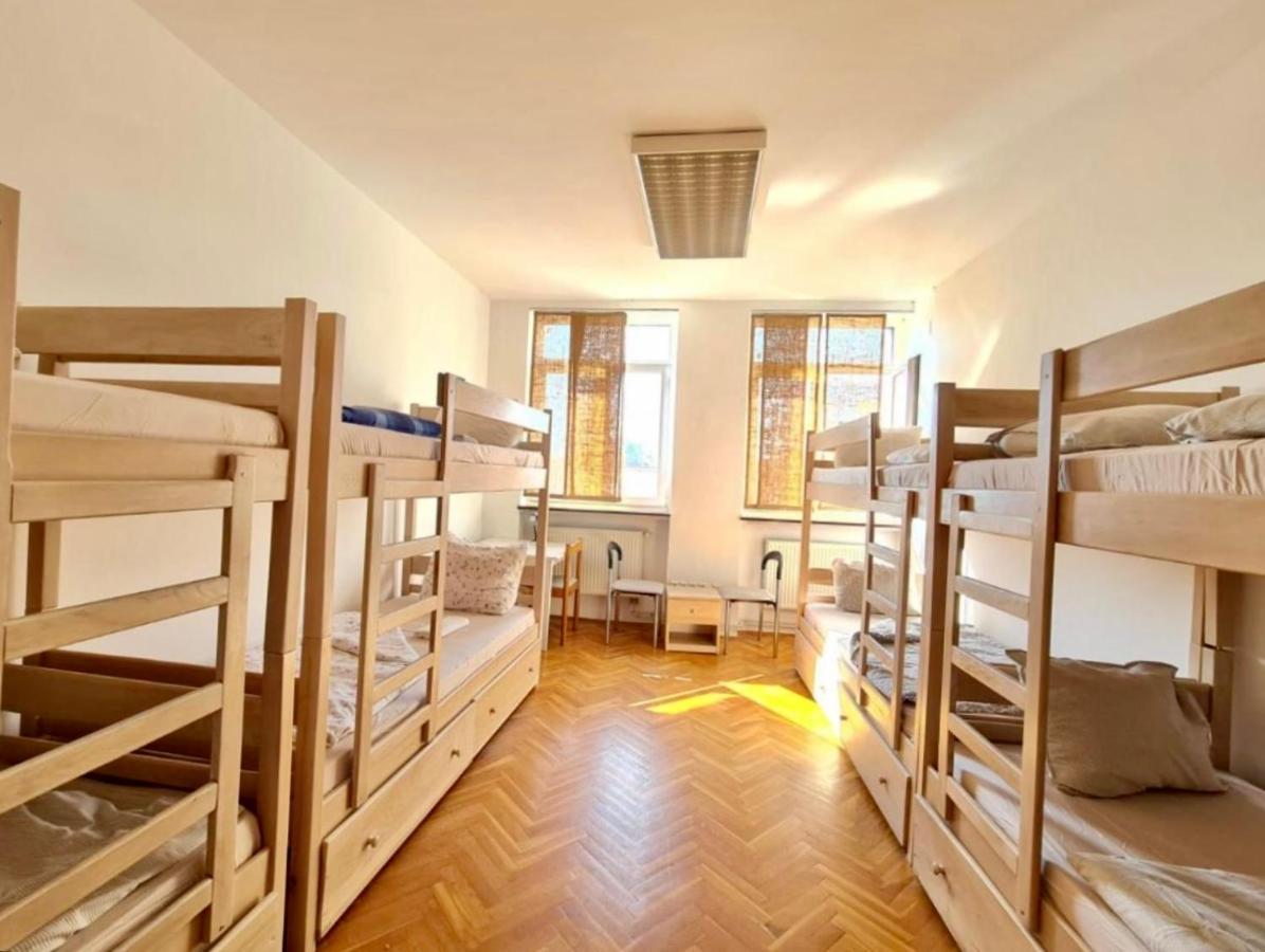 Bishnu Hostel Zagrzeb Zewnętrze zdjęcie