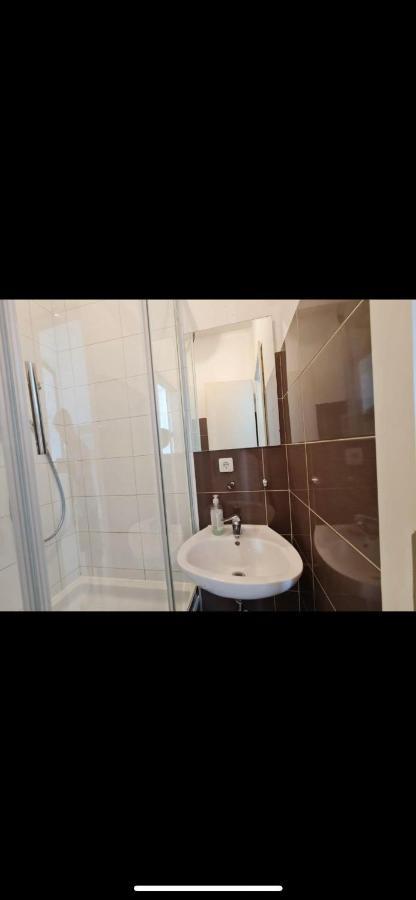 Bishnu Hostel Zagrzeb Zewnętrze zdjęcie